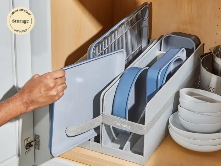 the caraway home bakeware set in slate